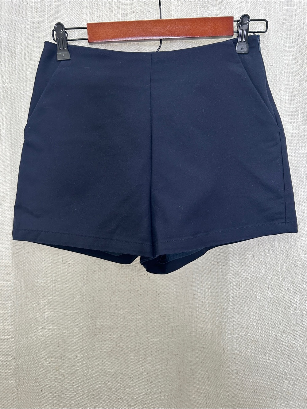 Alythea Flat Front Navy High-Rise Shorts Size Small Excellent Condition